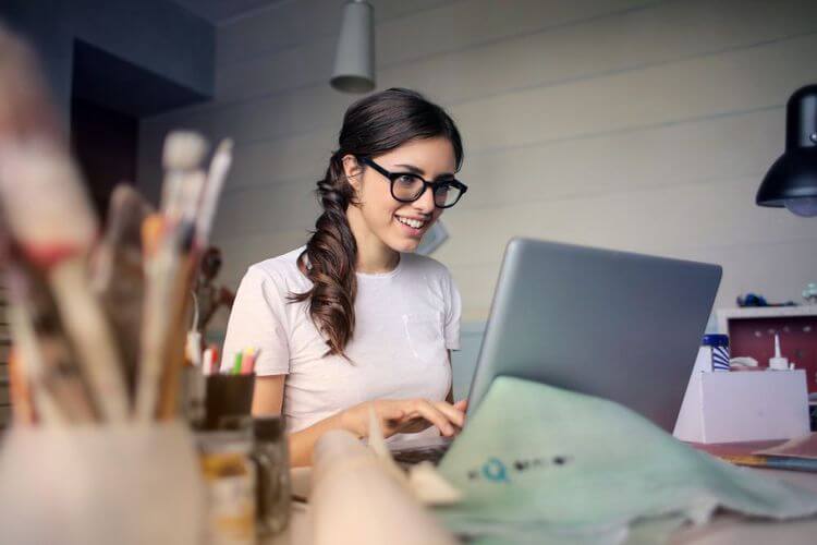 12 Situs Terbaik untuk Mencari Freelance Jobs dan Menghasilkan Uang Tambahan