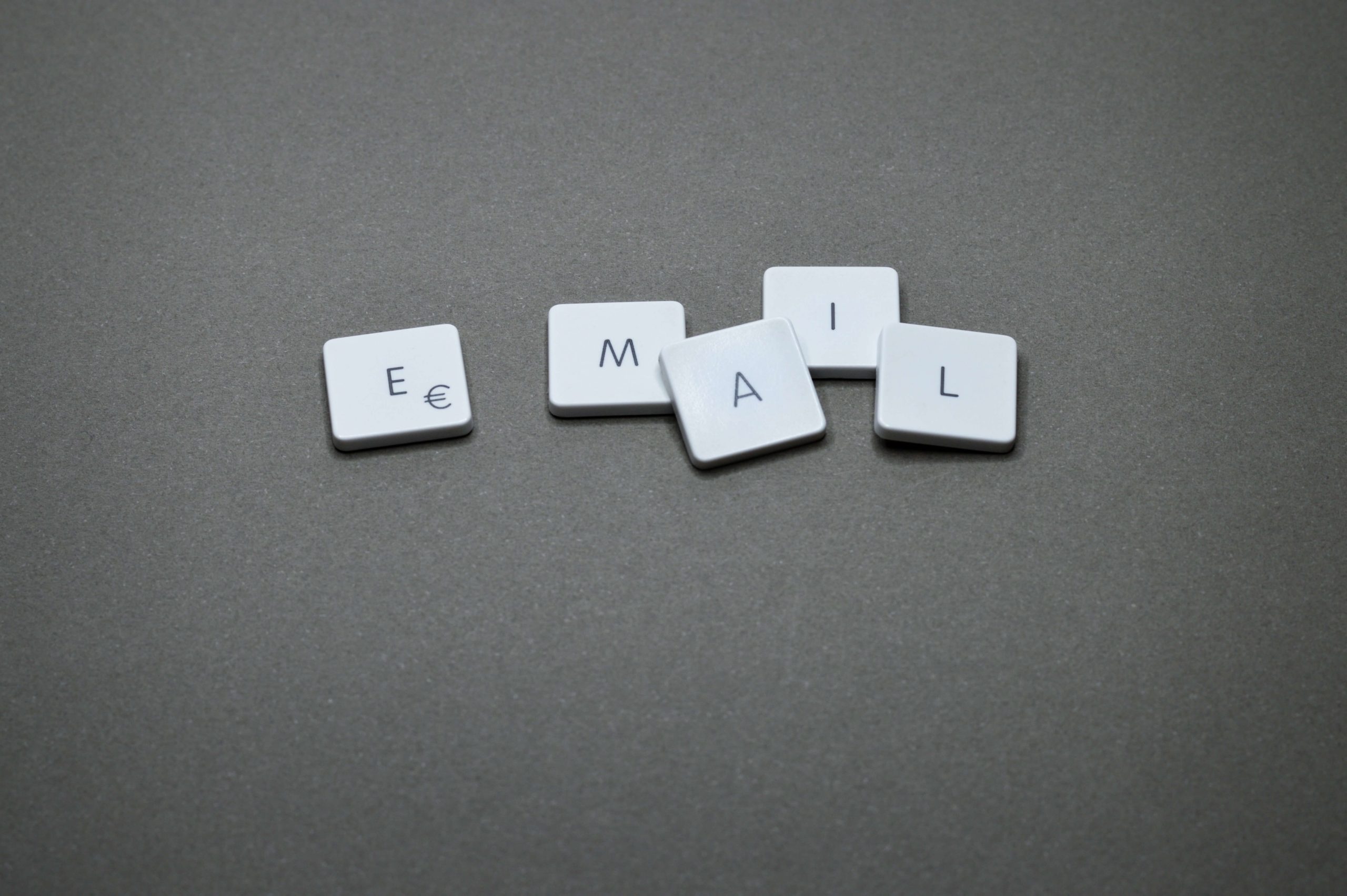 email-marketing-vs-social-media-marketing